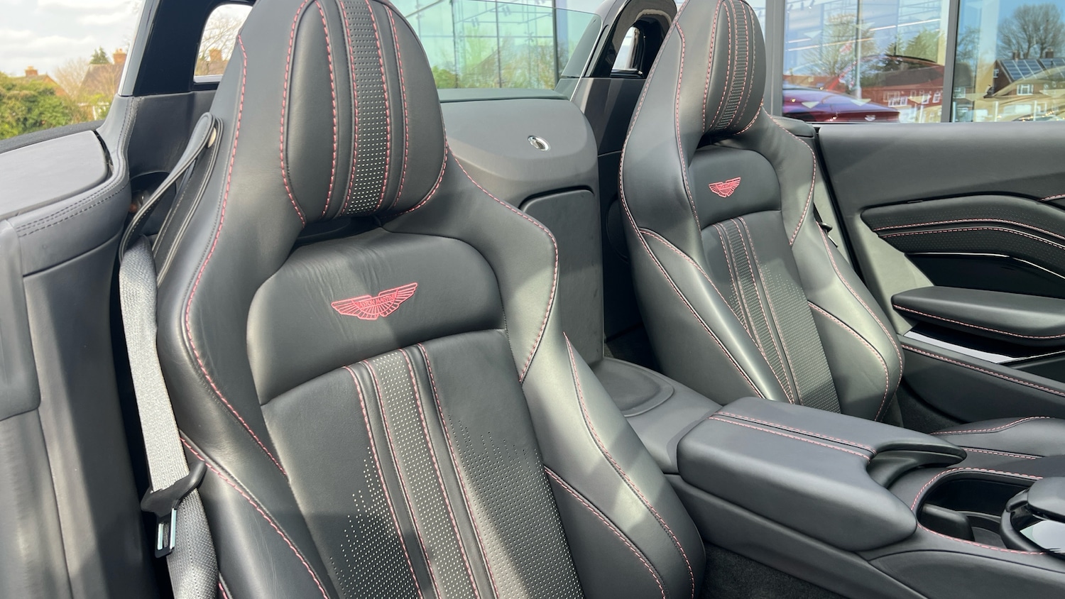 Used Aston Martin Vantage 2023 for sale - 77990423: Photo 11