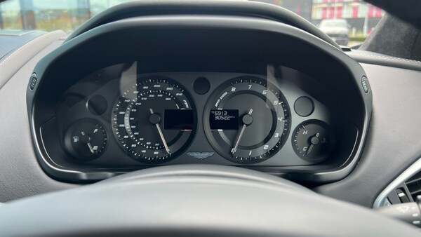 Used Aston Martin Vanquish 2013 for sale - 76030182: Photo 6