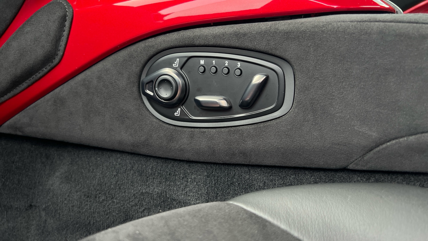 Used Aston Martin Vantage 2019 for sale - 76455003: Photo 24