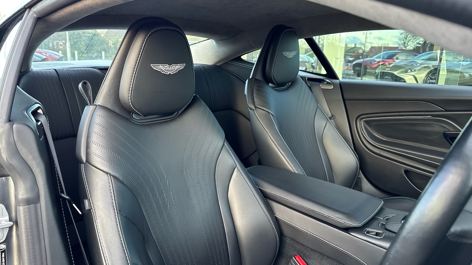 Used Aston Martin DB11 2021 for sale - 78070222: Photo 11