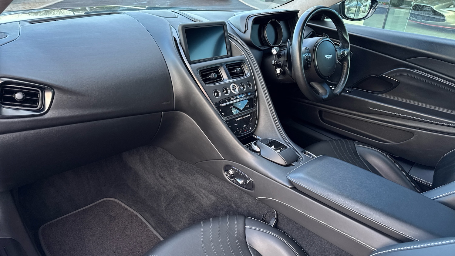 Used Aston Martin DB11 2021 for sale - 78070222: Photo 21