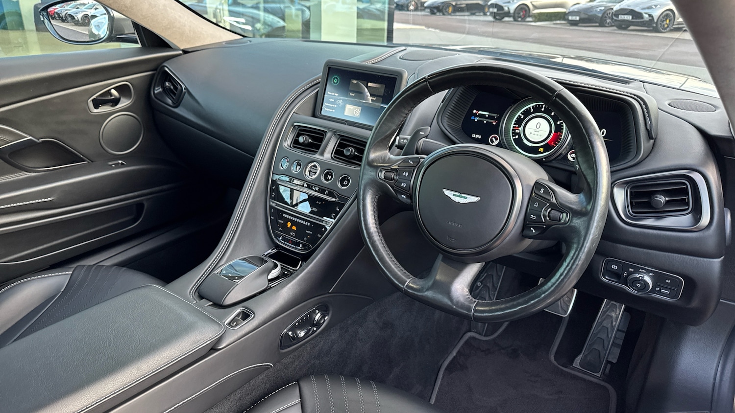 Used Aston Martin DB11 2021 for sale - 78070222: Photo 3