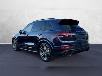 Used Porsche Cayenne 2017 for sale - 76687015: Photo