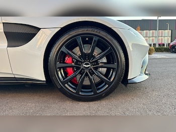 Used Aston Martin Vantage 2019 for sale - 79588952: Photo