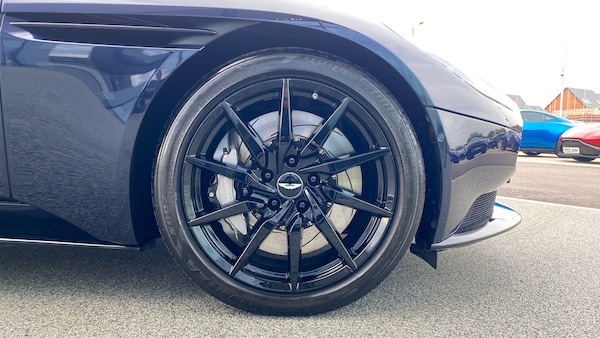 Used Aston Martin DB11 2021 for sale - 76134412: Photo 4