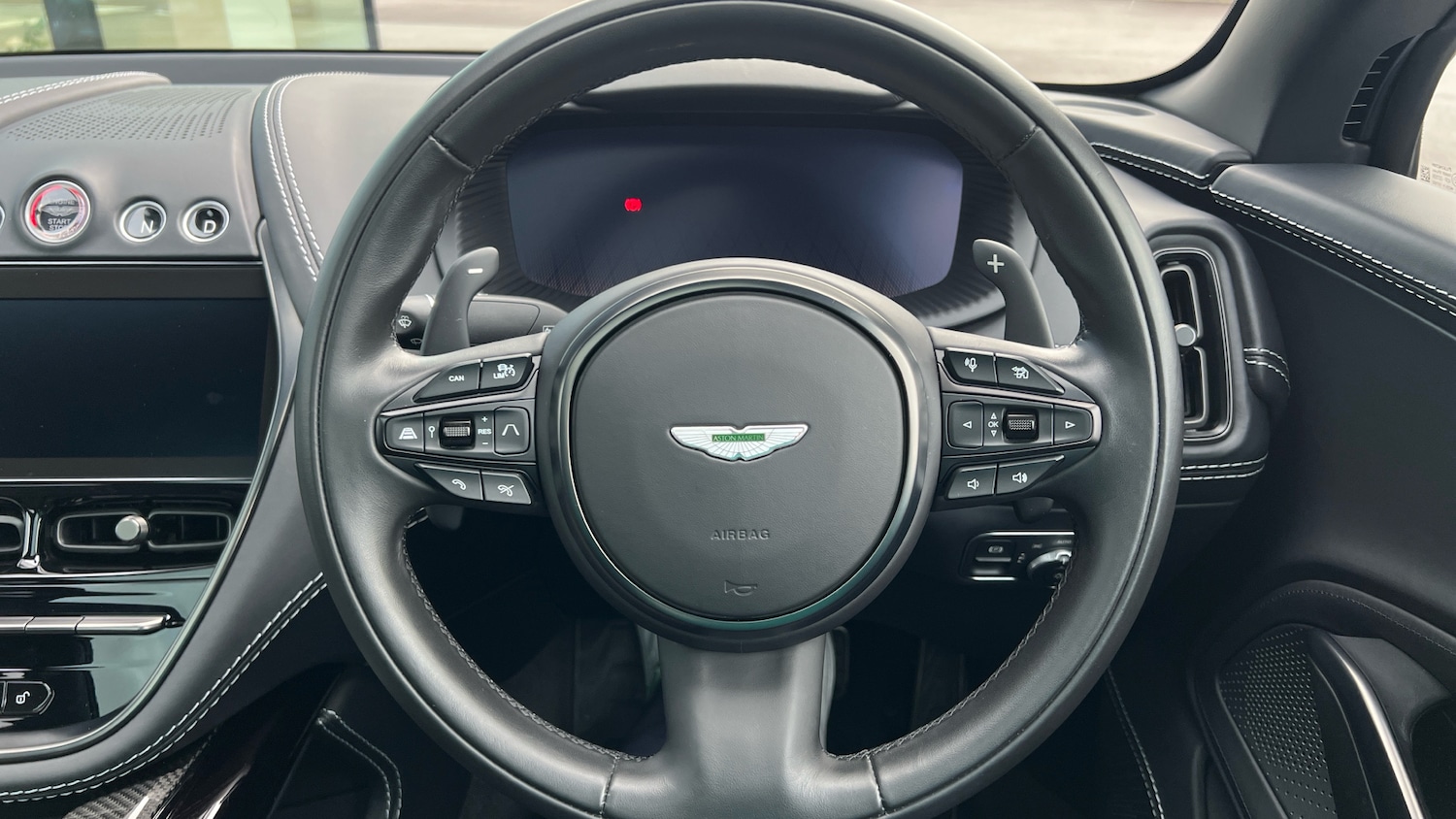 Used Aston Martin DBX 2023 for sale - 77357079: Photo 10