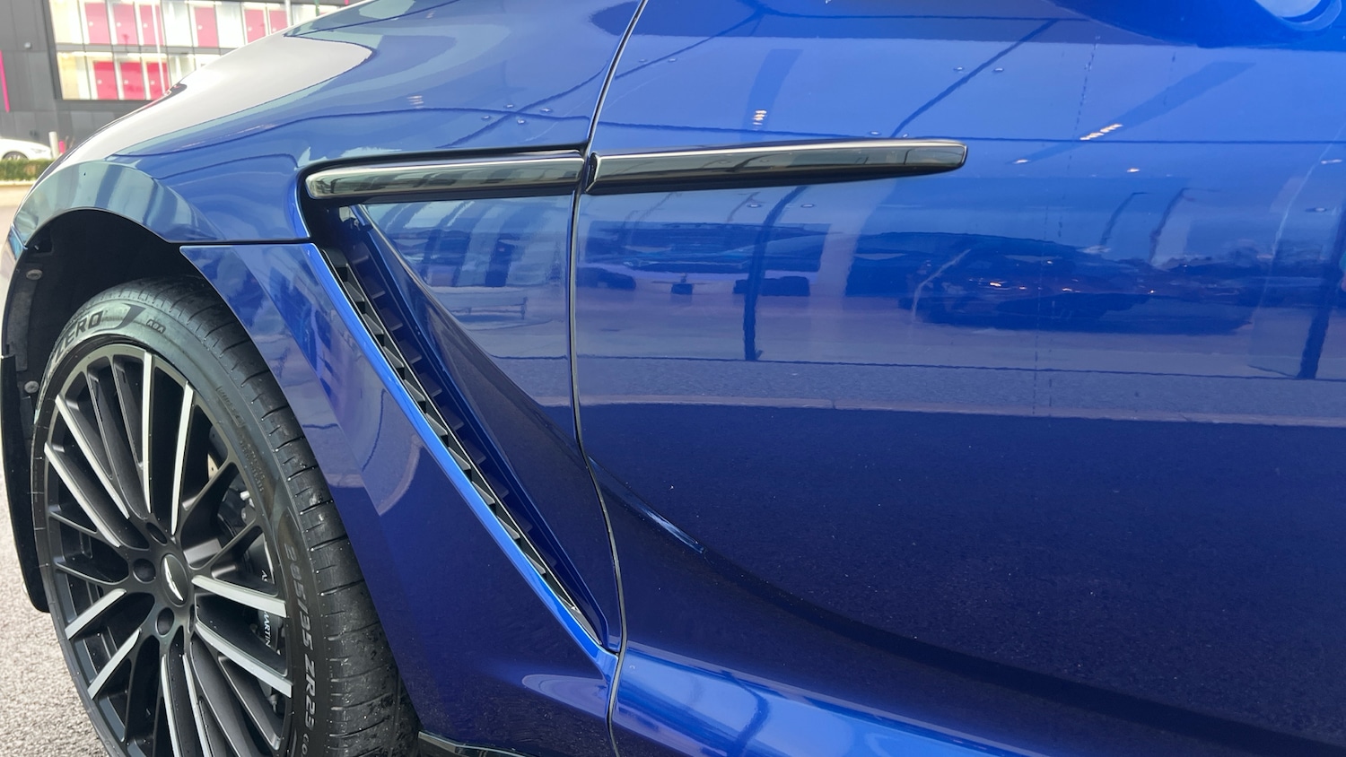 Used Aston Martin DBX 2023 for sale - 77357079: Photo 18