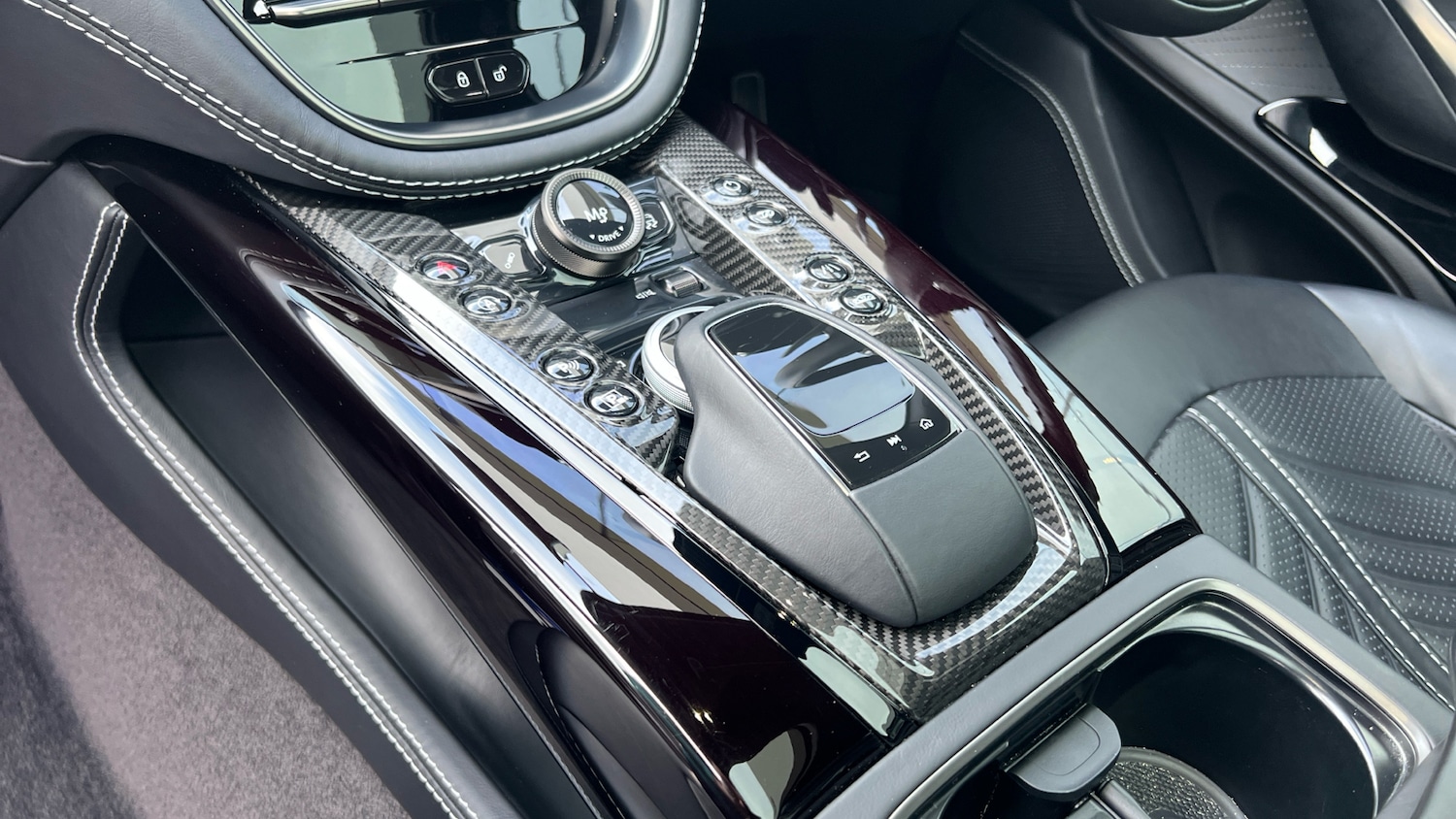 Used Aston Martin DBX 2023 for sale - 77357079: Photo 25