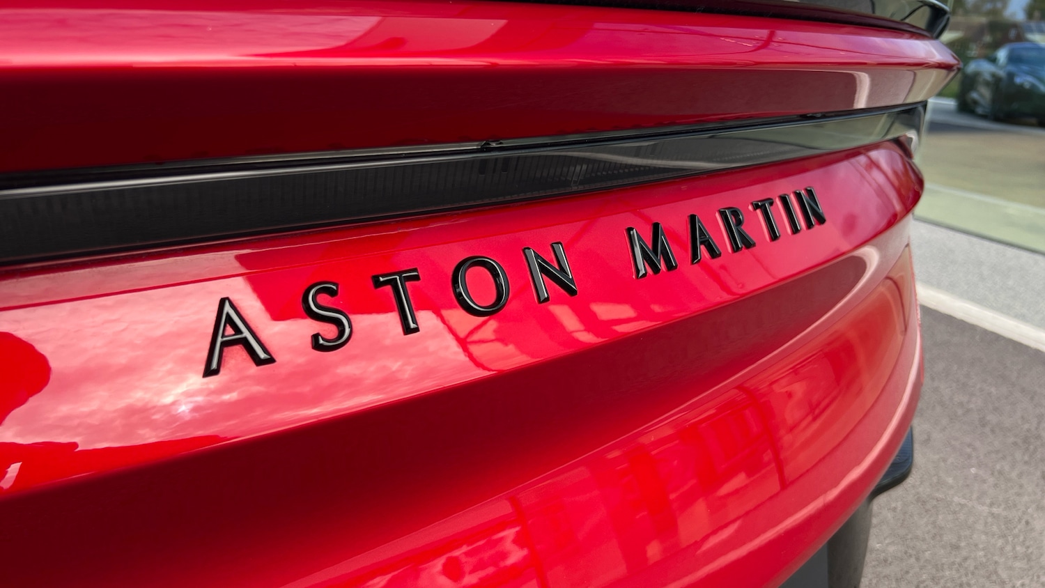 Used Aston Martin DBS 2023 for sale - 76106956: Photo 16