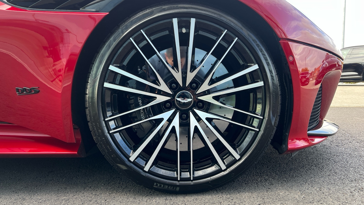 Used Aston Martin DBS 2023 for sale - 76106956: Photo 4