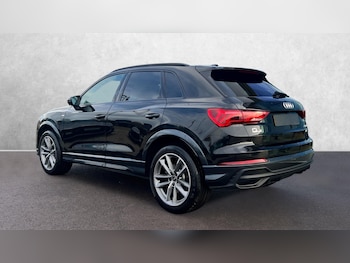 Used Audi Q3 2023 for sale - 76770145: Photo