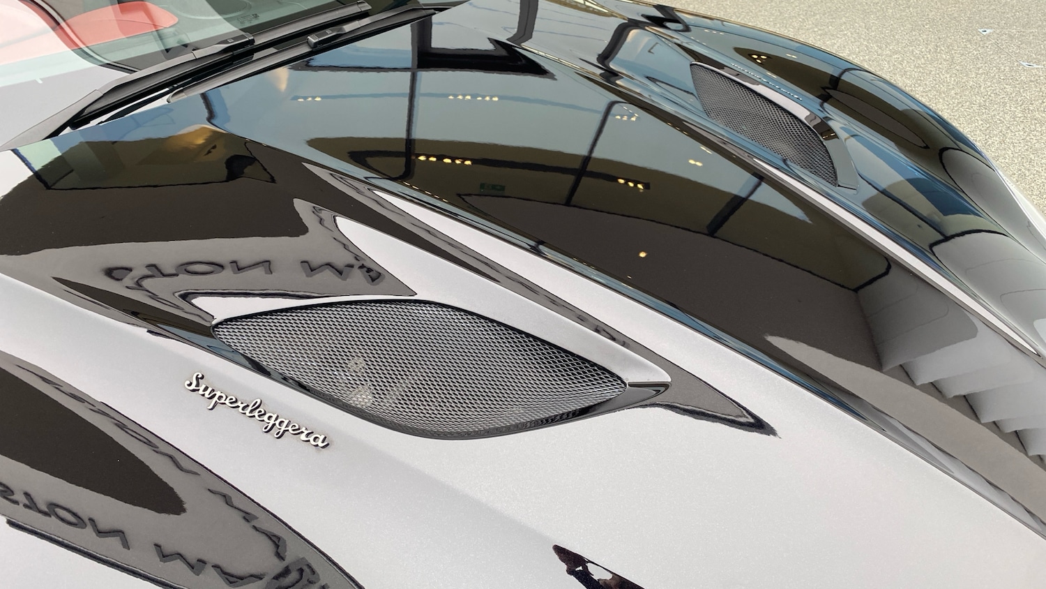 Used Aston Martin DBS 2021 for sale - 78045712: Photo 15