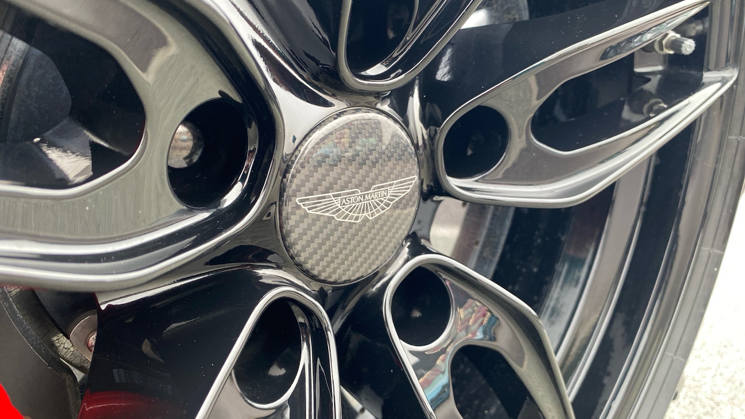 Used Aston Martin DBS 2021 for sale - 78045712: Photo 19