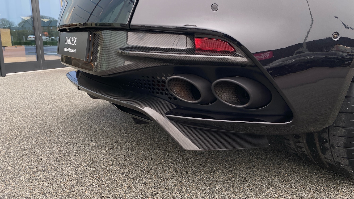 Used Aston Martin DBS 2021 for sale - 78045712: Photo 24