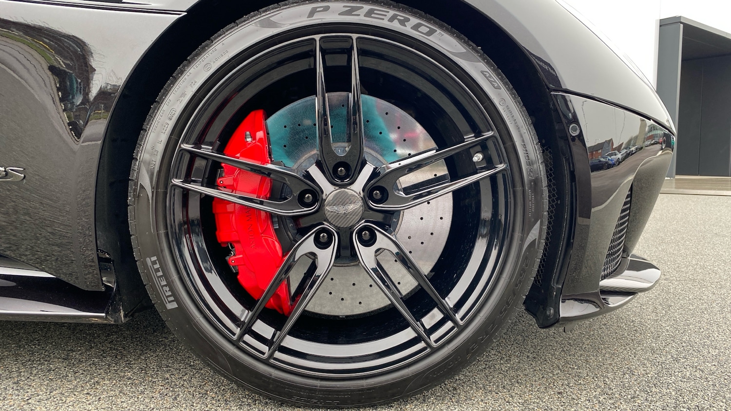 Used Aston Martin DBS 2021 for sale - 78045712: Photo 4