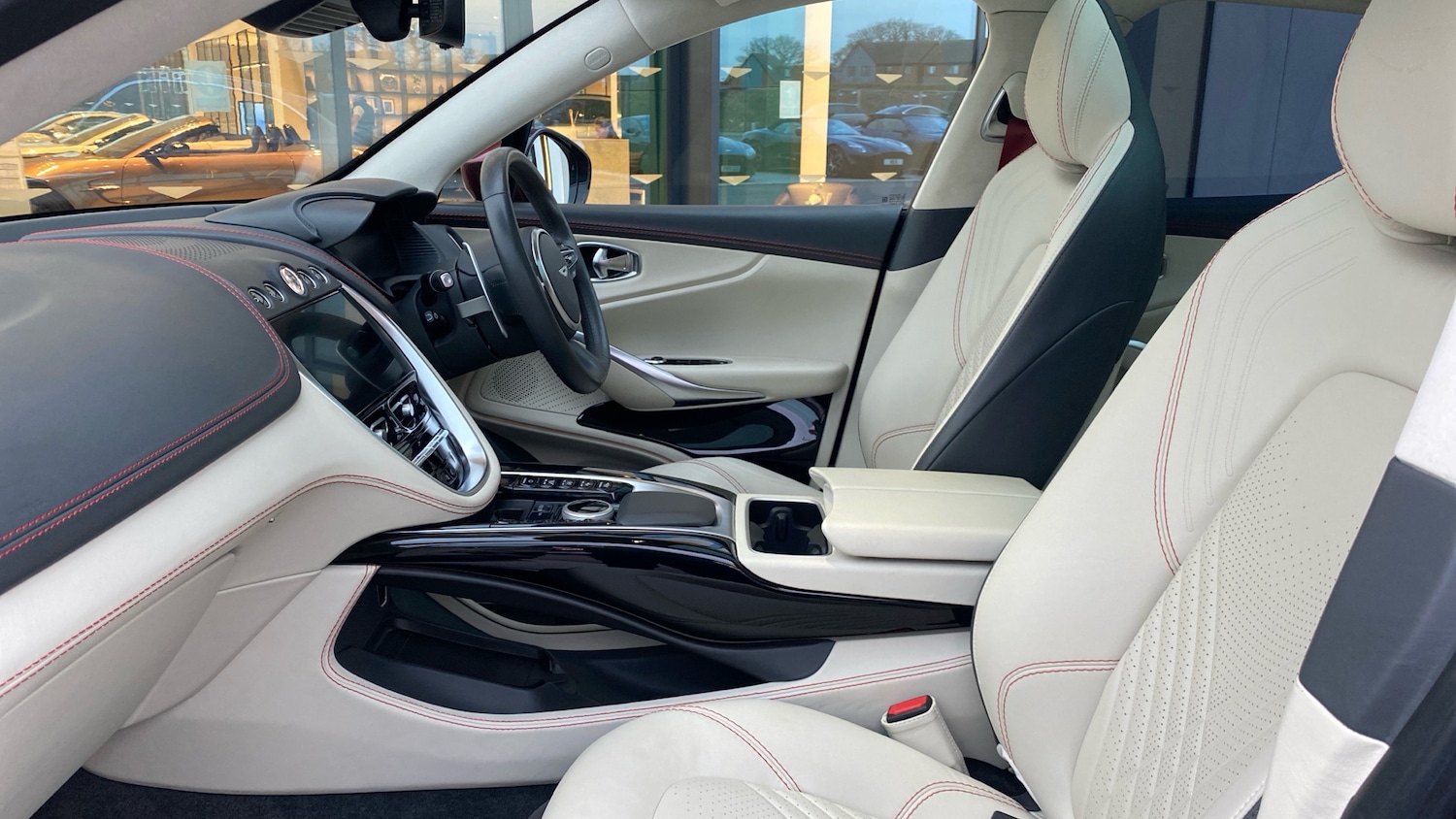 Used Aston Martin DBX 2022 for sale - 77721069: Photo 23