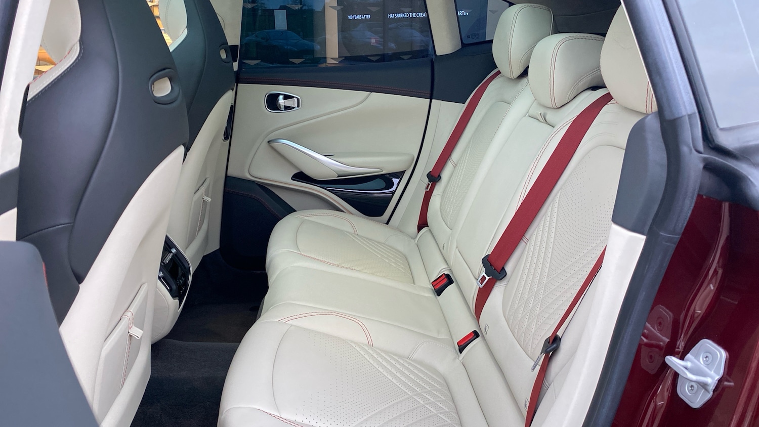 Used Aston Martin DBX 2022 for sale - 77721069: Photo 25