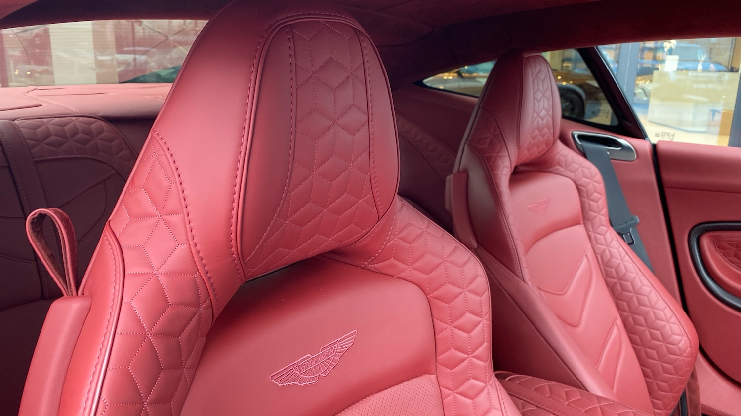 Used Aston Martin DBS 2021 for sale - 77357061: Photo 5