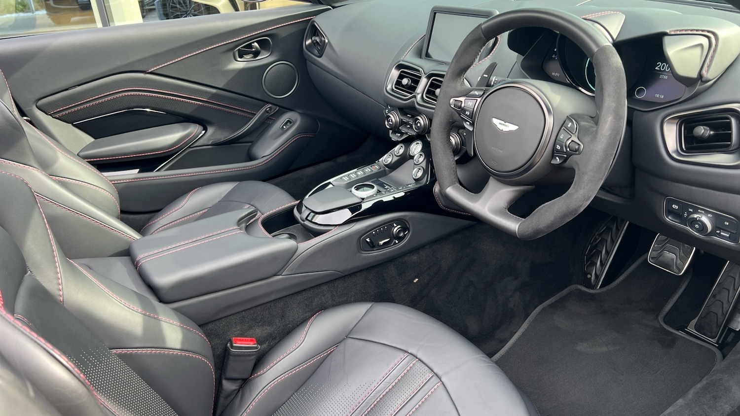 Used Aston Martin Vantage 2023 for sale - 78084277: Photo 3