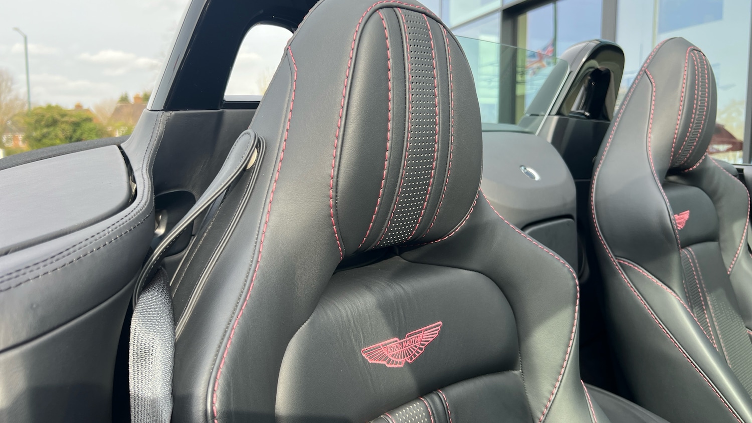 Used Aston Martin Vantage 2023 for sale - 78084277: Photo 5