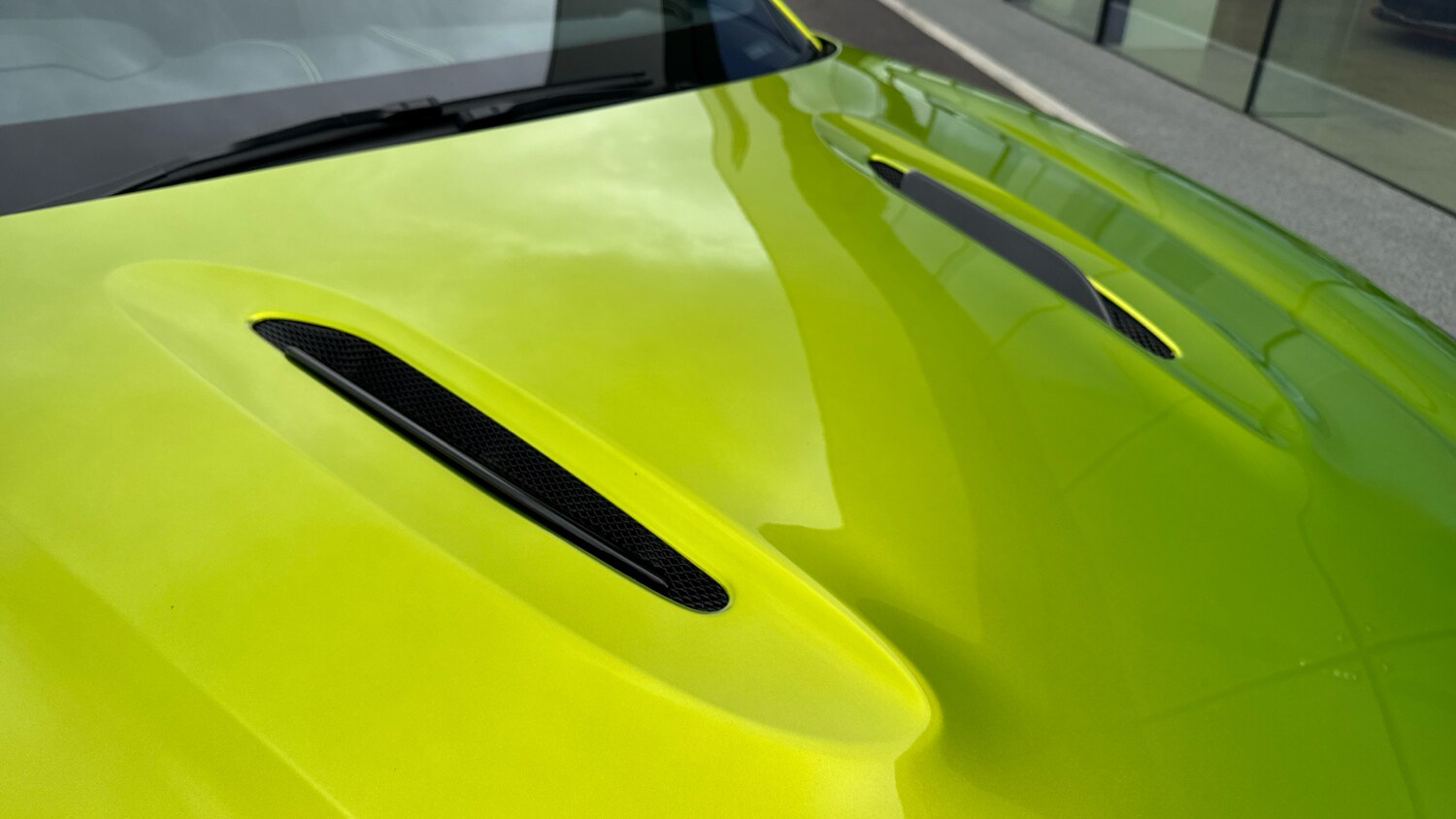 Used Aston Martin DBX 2023 for sale - 78070252: Photo 15