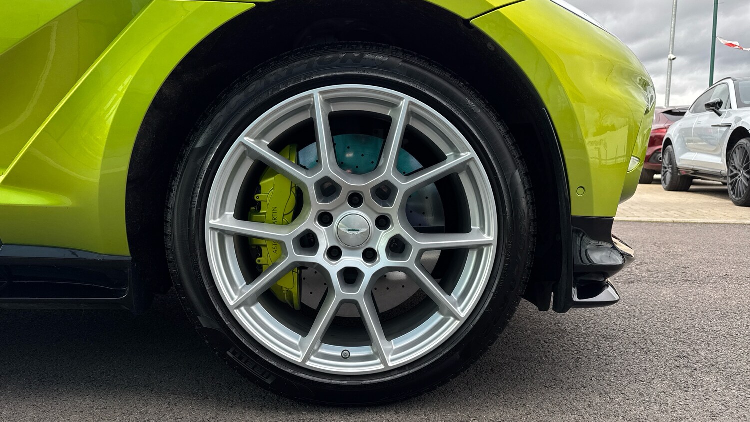 Used Aston Martin DBX 2023 for sale - 78070252: Photo 4