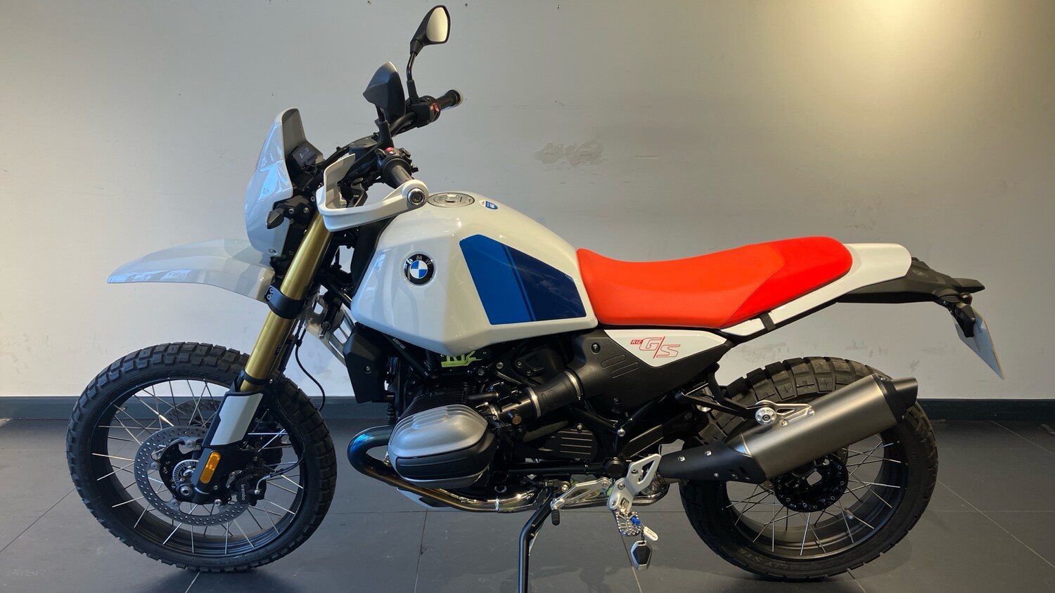 BMW R12