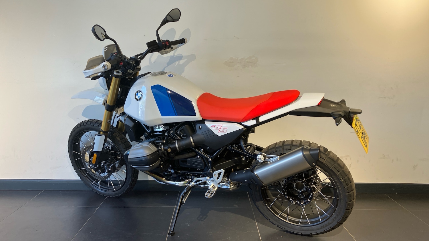 BMW R12