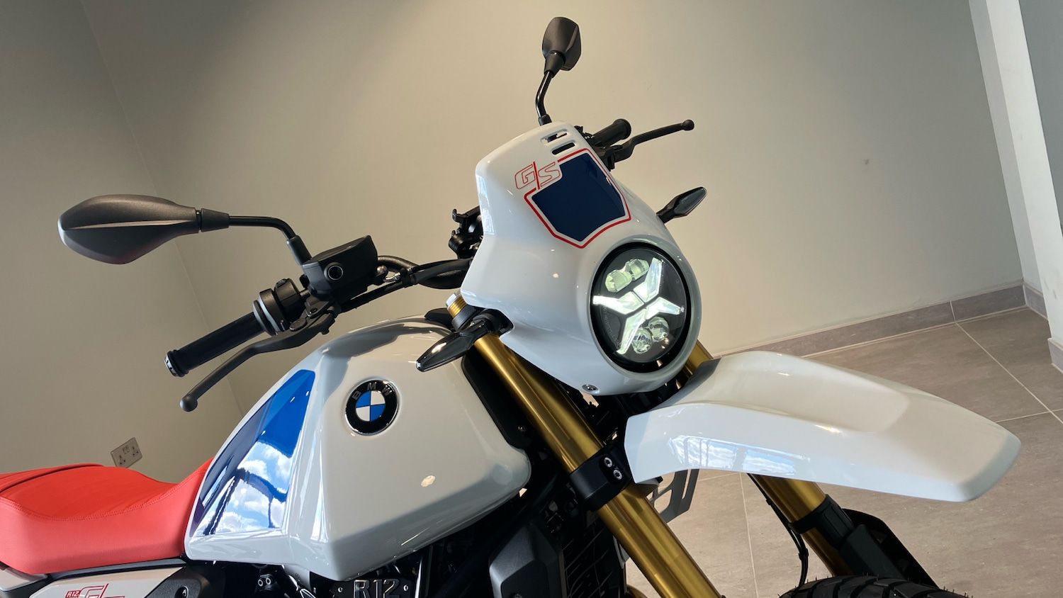 BMW R12