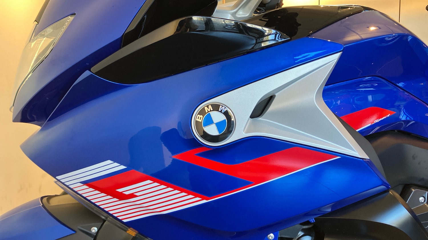 BMW K1600