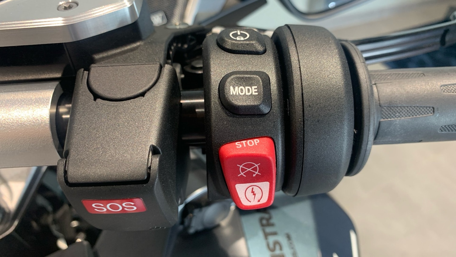 2025 BMW R1300 BMW R1300 RT (25MY) TOURER Petrol Manual - Picture 11 of 24