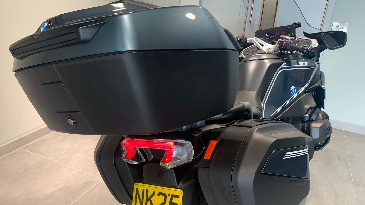 2025 BMW R1300 BMW R1300 RT (25MY) TOURER Petrol Manual - Picture 22 of 24