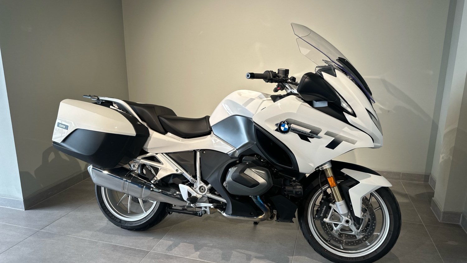 2024 BMW R1250 BMW R1250 RT LE TOURER Petrol Manual - Picture 1 of 10