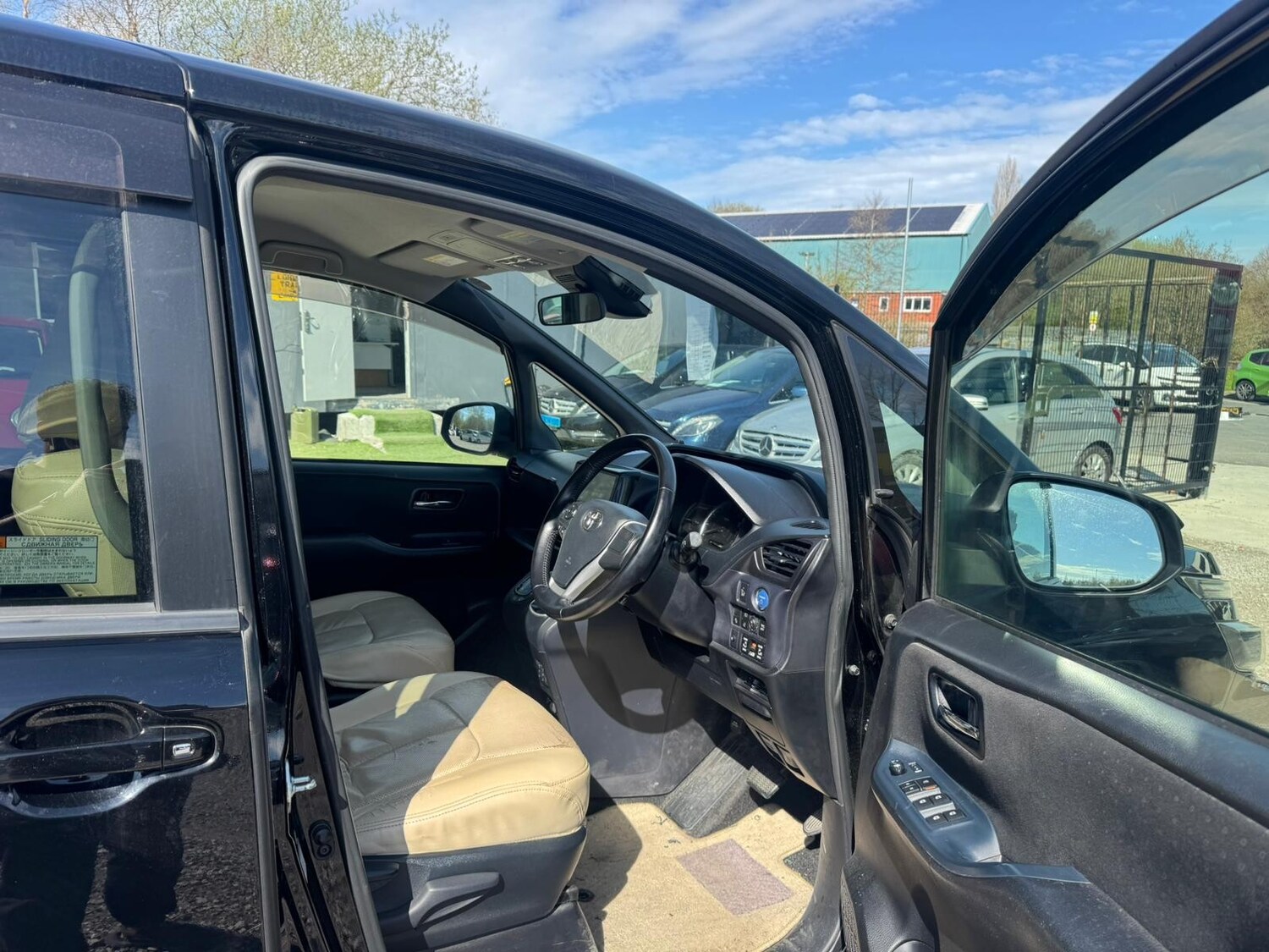 Used Toyota Voxy for sale - 78154805: Photo 11