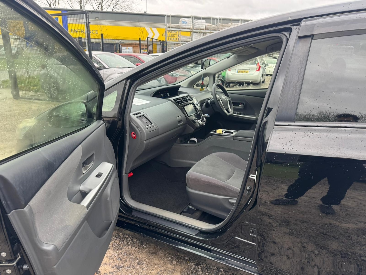 Used Toyota Prius+ 2026 for sale - 78039448: Photo 18