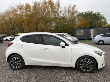 Used Mazda Demio 2015 for sale - 76526918: Photo