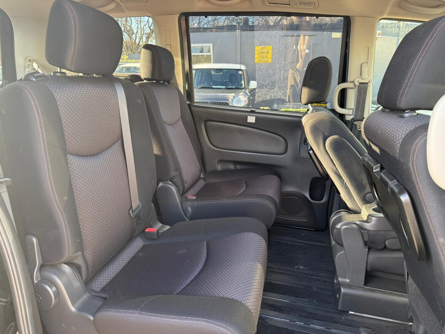 Used Nissan Serena for sale - 77708588: Photo 12