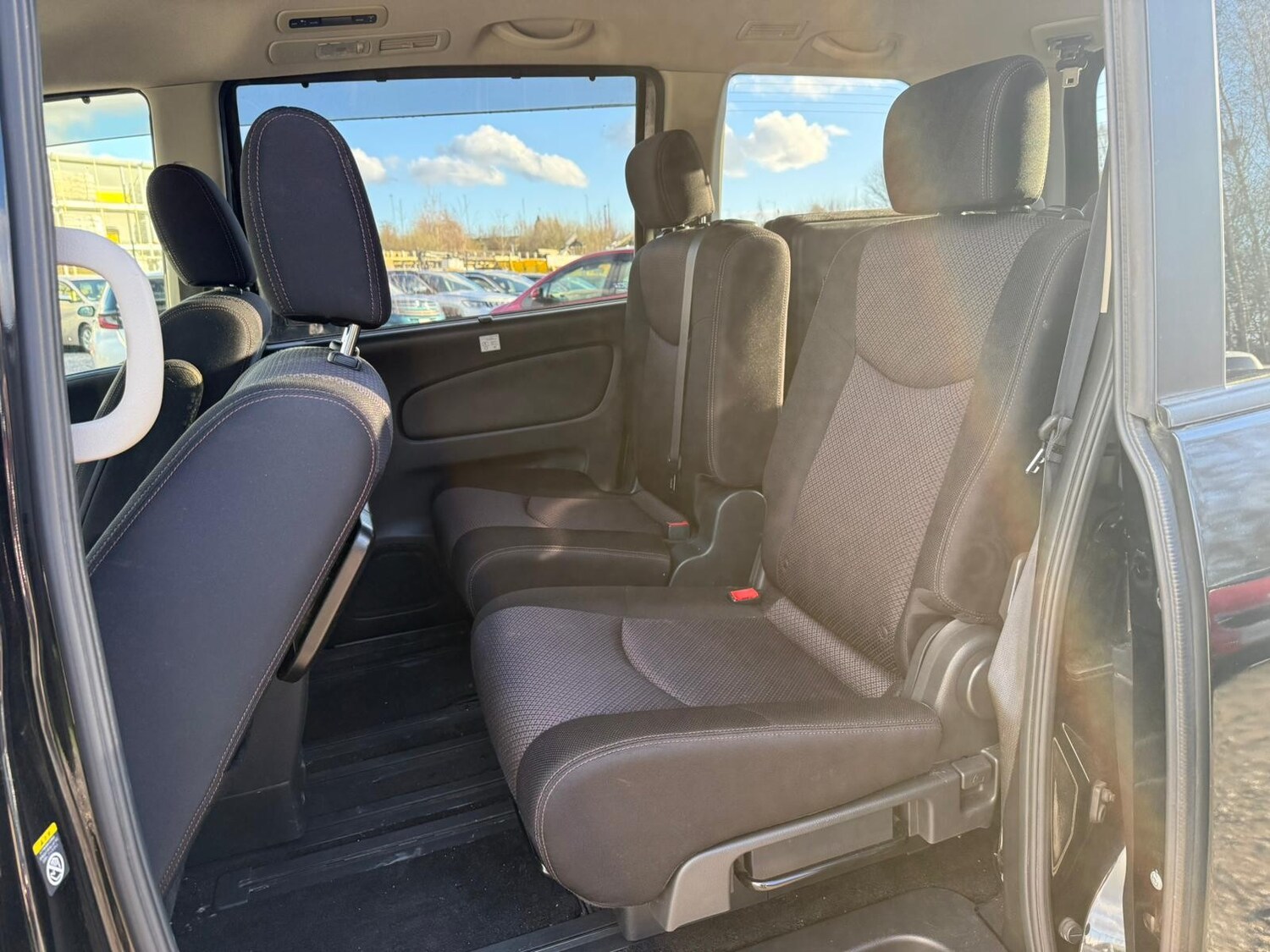 Used Nissan Serena for sale - 77708588: Photo 14