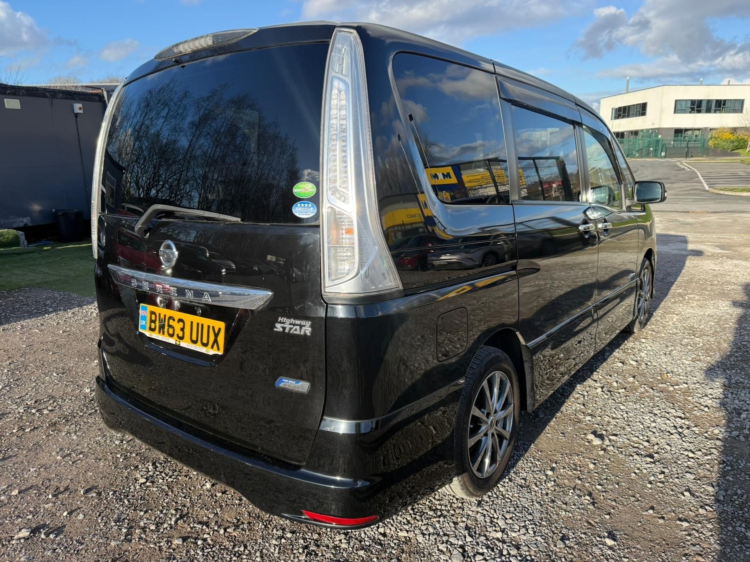 Used Nissan Serena for sale - 77708588: Photo 3