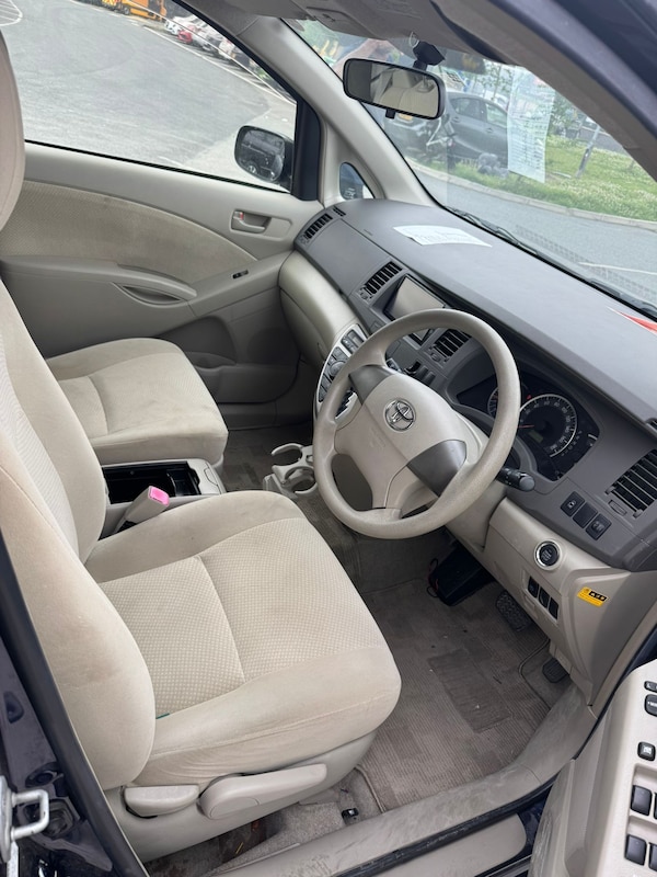 Used Toyota Isis for sale - 75131172: Photo 7