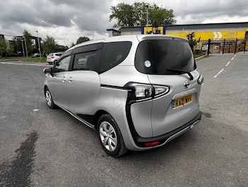 Used Toyota Sienta 2021 for sale - 79739283: Photo