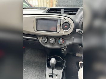 Used Toyota Vitz 2012 for sale - 75160209: Photo