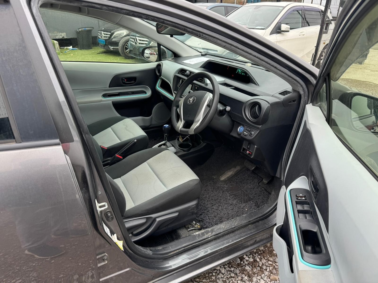 Used Toyota Aqua for sale - 77820070: Photo 11