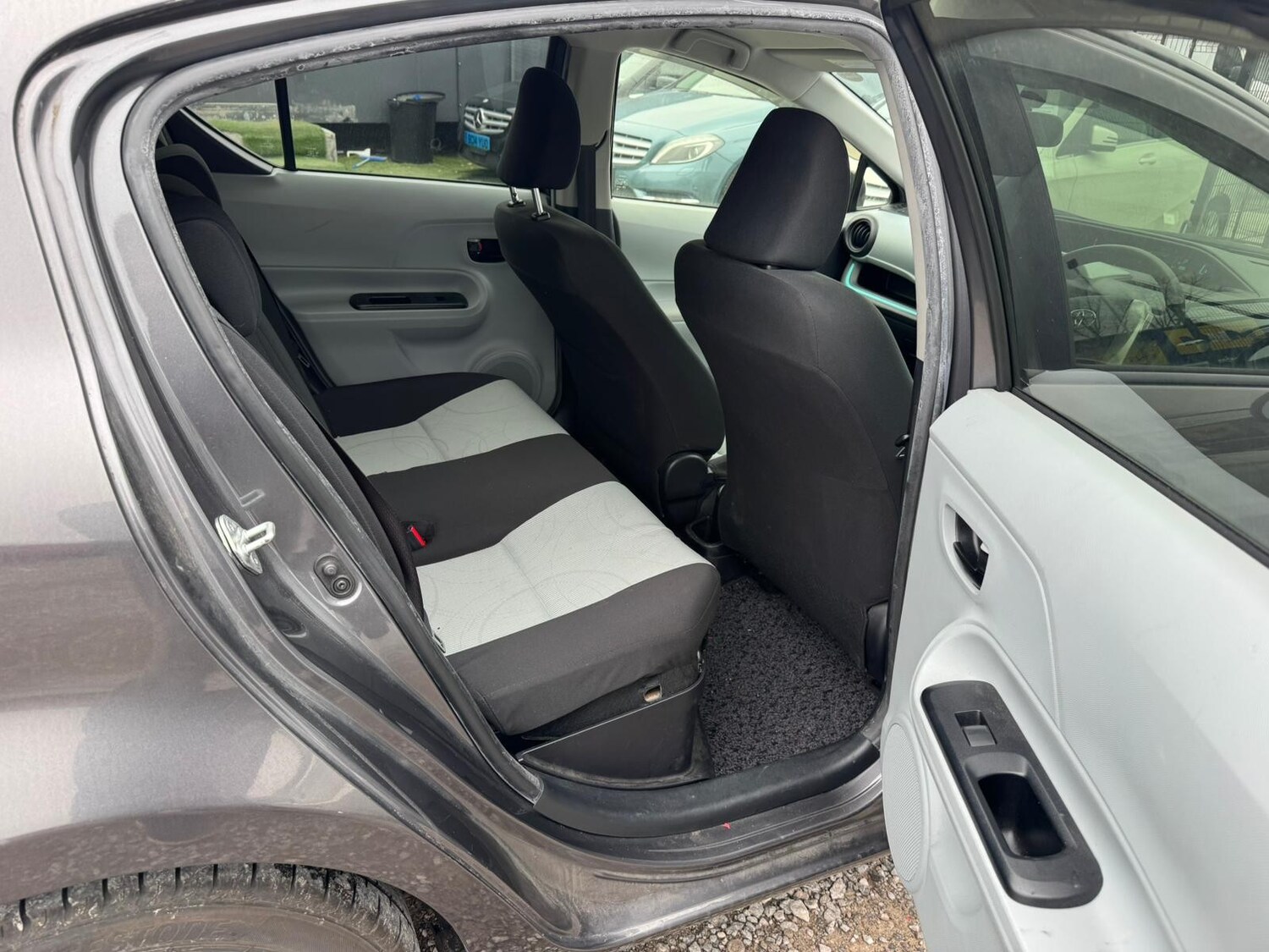 Used Toyota Aqua for sale - 77820070: Photo 14