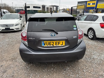 Used Toyota Aqua 2012 for sale - 77820070: Photo