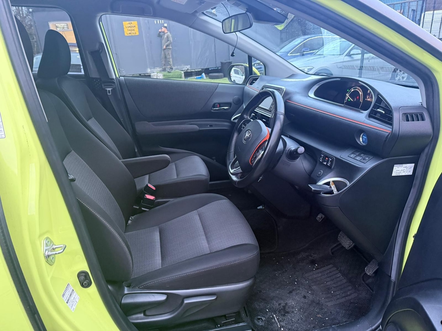 Used Toyota Sienta for sale - 77241482: Photo 11