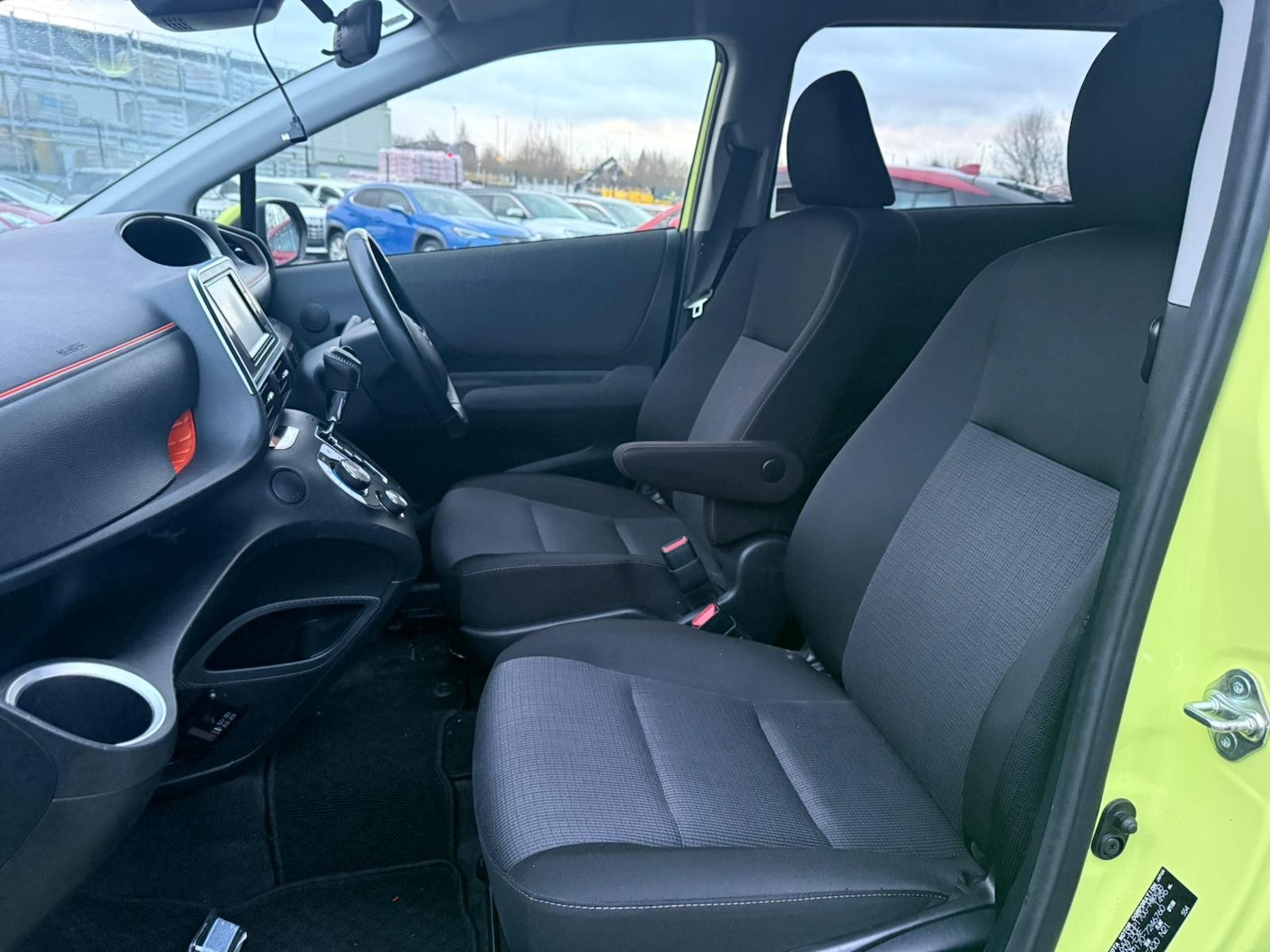 Used Toyota Sienta for sale - 77241482: Photo 18