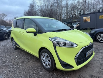 Used Toyota Sienta 2021 for sale - 77241482: Photo