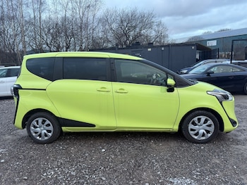 Used Toyota Sienta 2021 for sale - 77241482: Photo