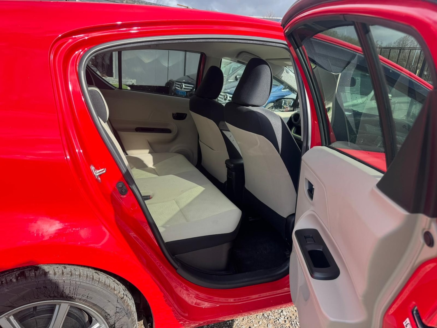 Used Toyota Aqua for sale - 78132118: Photo 14